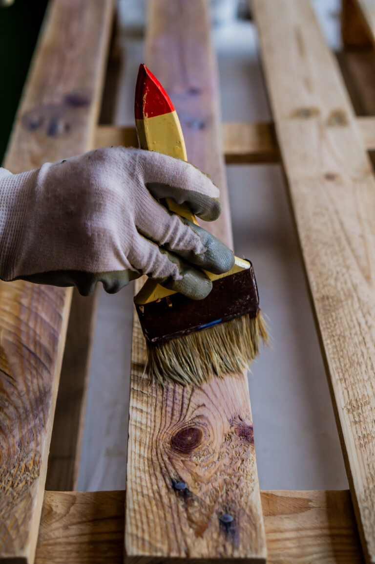 Cara Praktis Memperpanjang Umur Kayu dalam Industri Modular